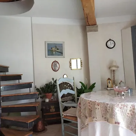 Le Petit Fabre Konukevi