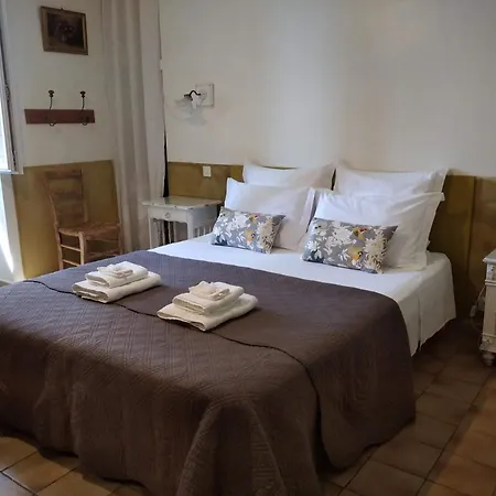 Le Petit Fabre Guest house