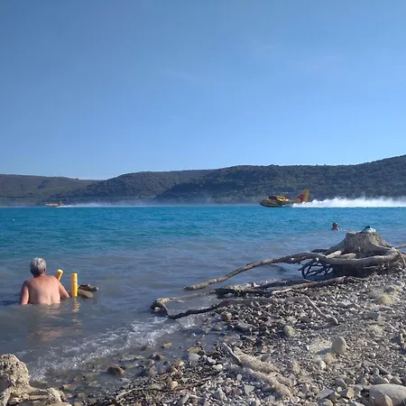 Le Petit Fabre Guest house