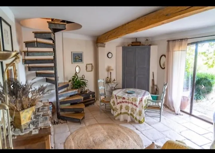 Le Petit Fabre Guest house *